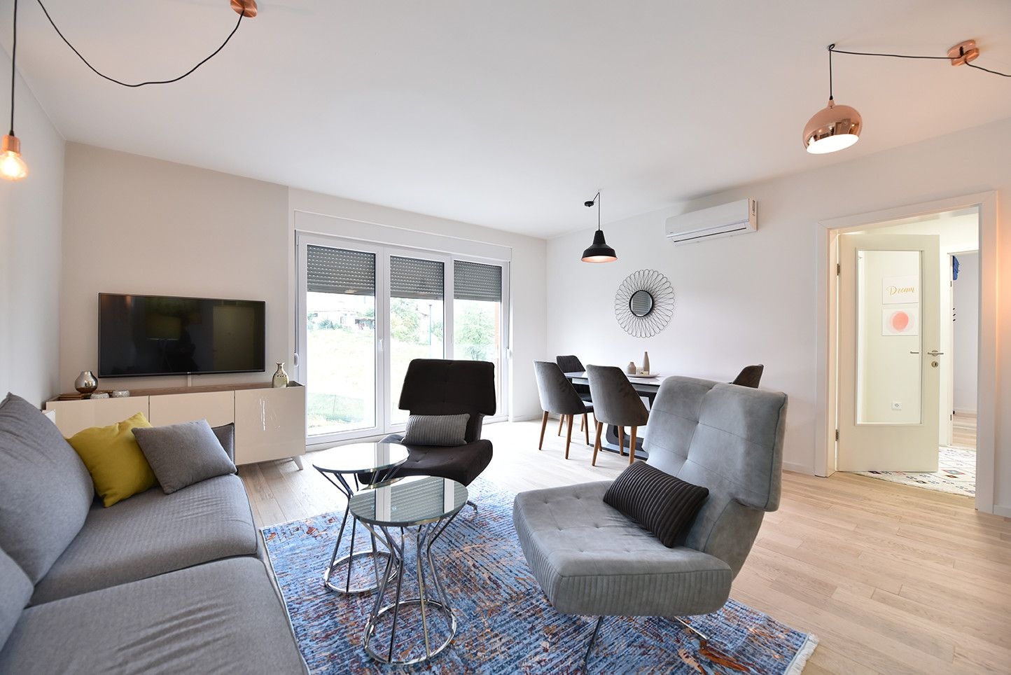 Trosoban/ Moderan/ Kromolj/ 77m2/ garaža