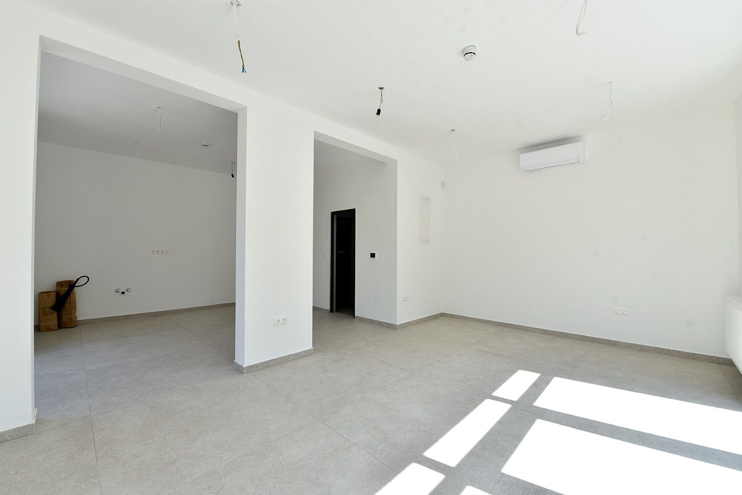 Poslovni prostor/ Novogradnja/ Šip/ 43 m2