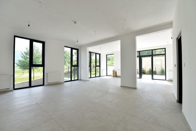 Poslovni prostor/ Novogradnja/ Šip/ 65 m2