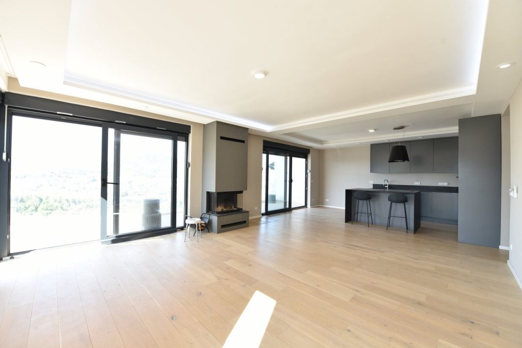 Četverosoban stan sa garažom u novogradnji Kromolj 151 m2